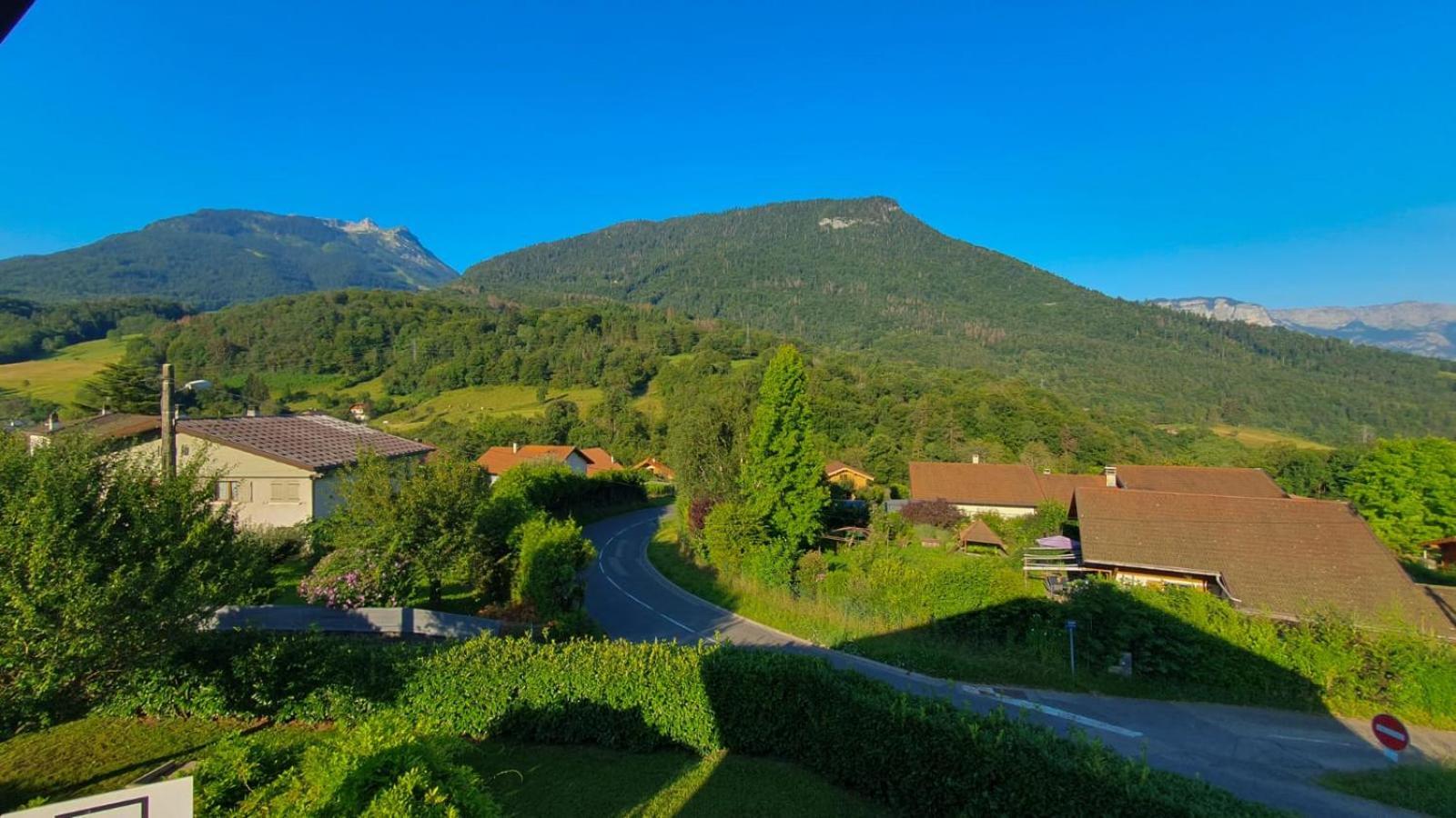 Agreable T3 Entre Lac Et Montagne Seythenex Exterior foto